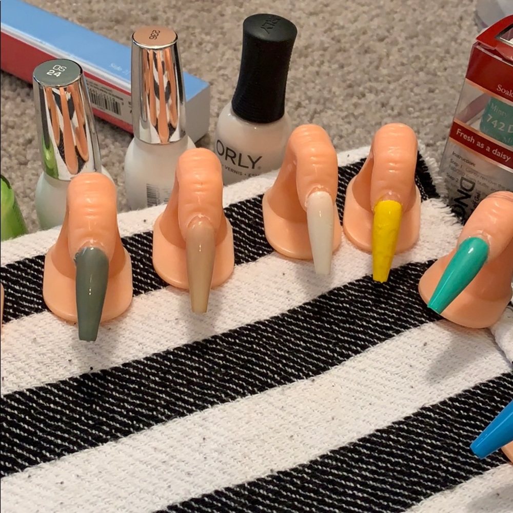 Customized press-on nails - Picture 3 of 4